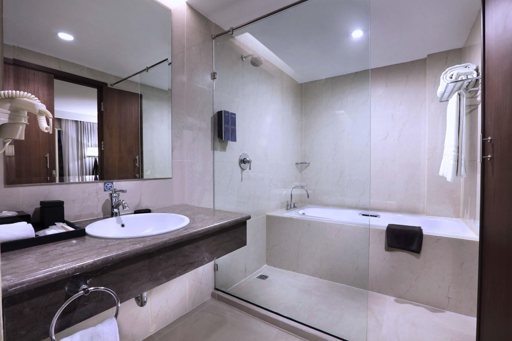 Harper Perintis By Aston Otel Makassar Dış mekan fotoğraf