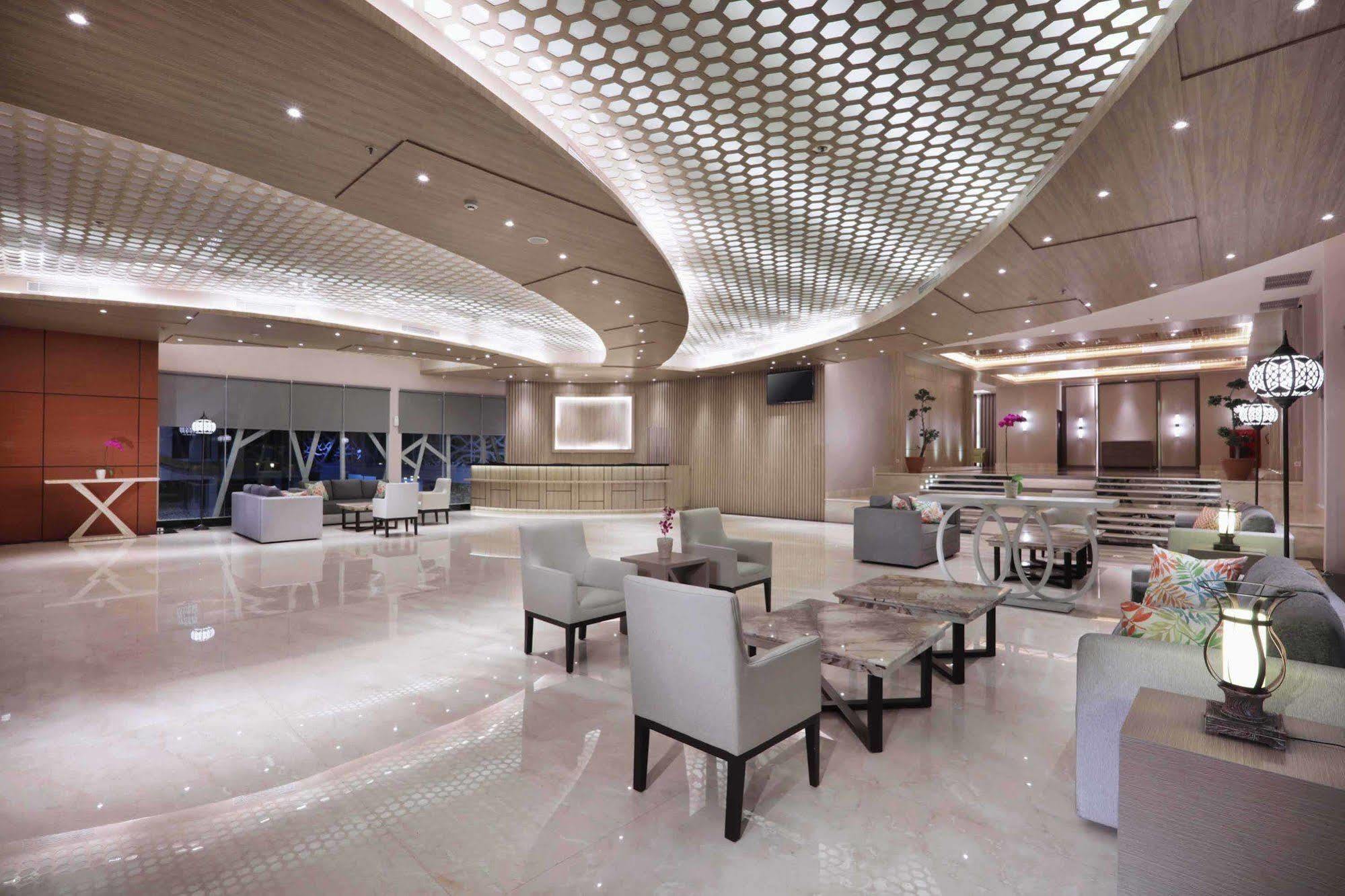 Harper Perintis By Aston Otel Makassar Dış mekan fotoğraf