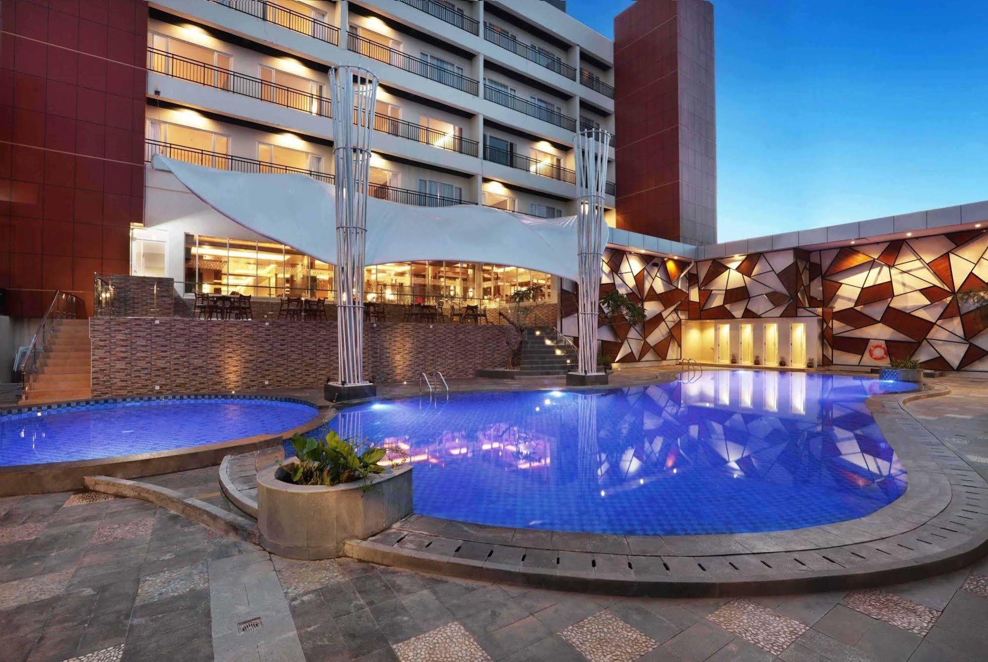 Harper Perintis By Aston Otel Makassar Dış mekan fotoğraf