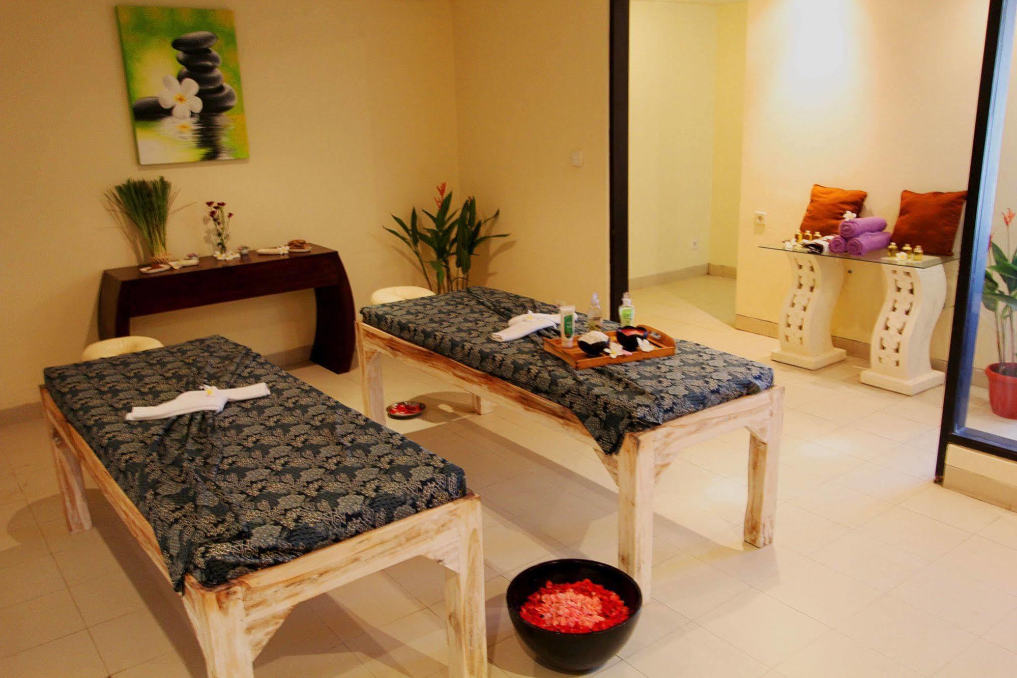 Harper Perintis By Aston Otel Makassar Dış mekan fotoğraf