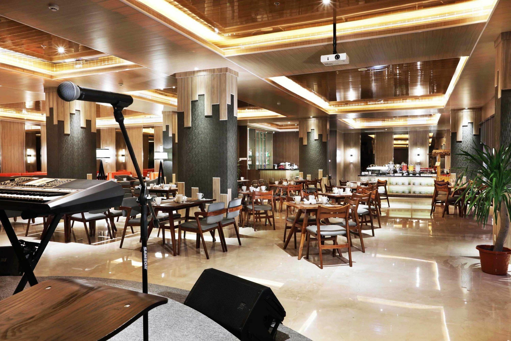 Harper Perintis By Aston Otel Makassar Dış mekan fotoğraf